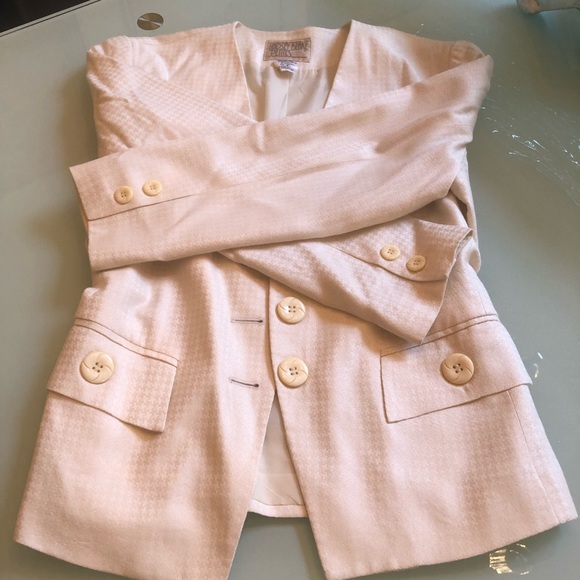 Lindsey Blake Petite Blazer - Cream Colored - Picture 8 of 9